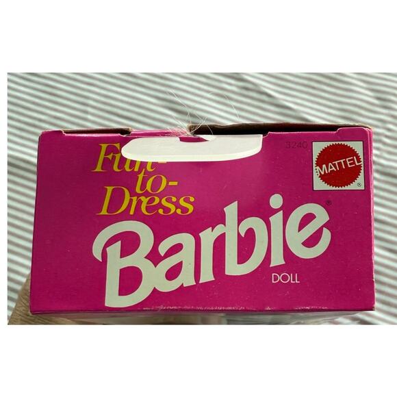 Vintage 1992 Barbie Fun-to-Dress Doll with Blue Bath Towel Wrap - Picture 6 of 7